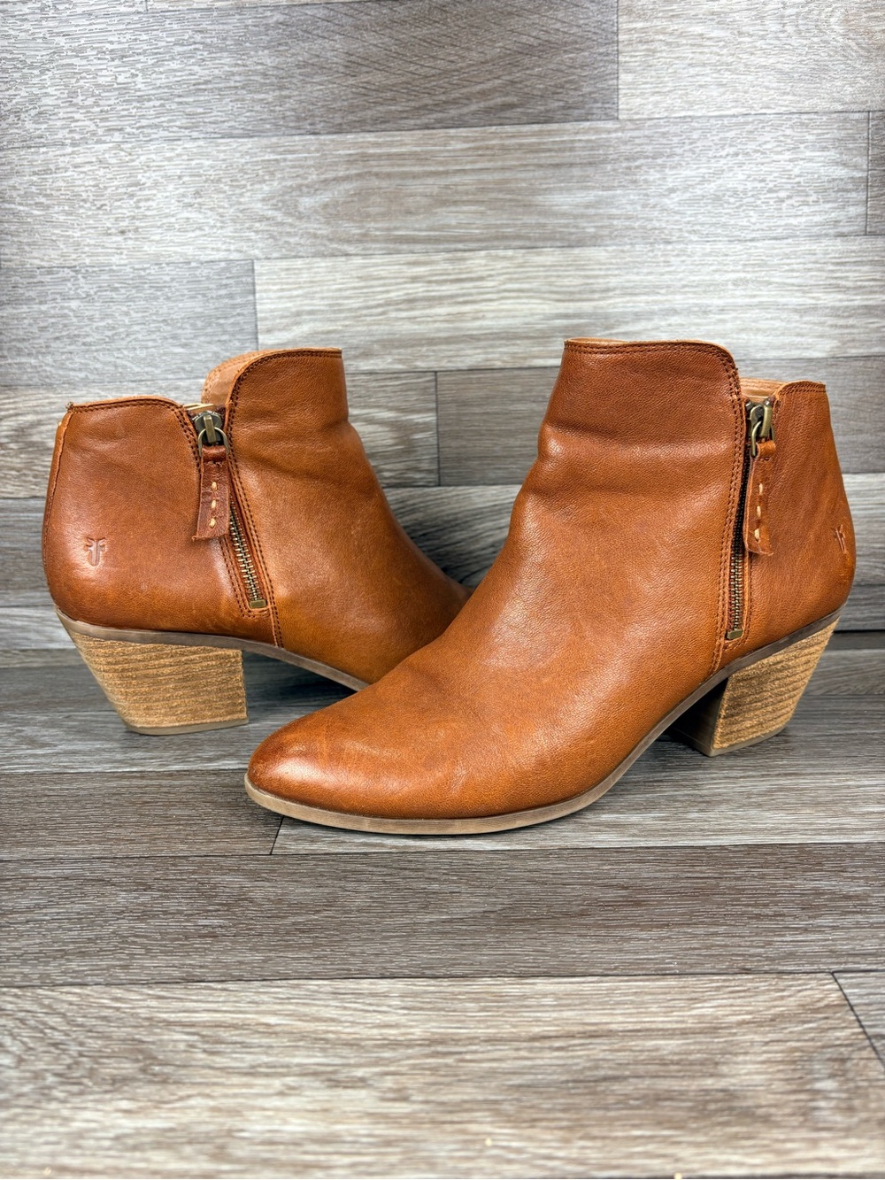 Frye Judith Double Zip Ankle Boots Whiskey Brown Leather Stacked Block Heel 10